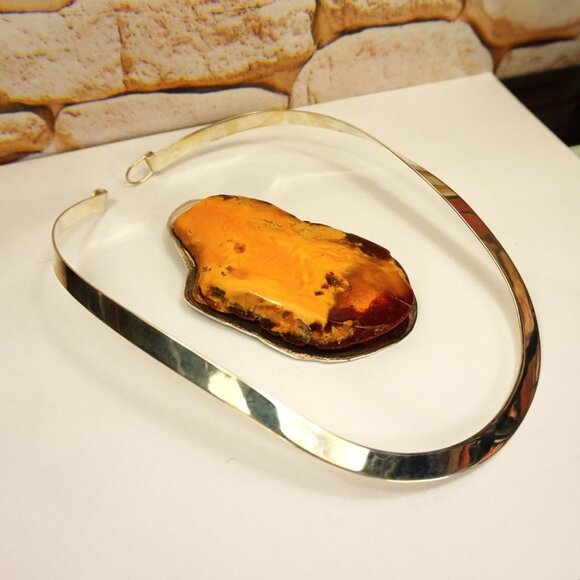SUPER RARE Butterscotch Amber and 925 Silver Heavy Pendant with Wide Omega Wire - Picture 6 of 10